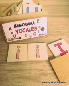 0030 *VOCALES Memorama d/Madera* (14.5x8 cm.) 20 Piezas.
