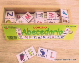 0003 *Dominó d/Madera Abecedario* (22x8cm.) 28 Piezas.