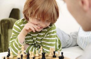 3590 *Ajedrez Magnético Brains Chess T-MEDIANO* (24x24 cm.) - Imagen 2