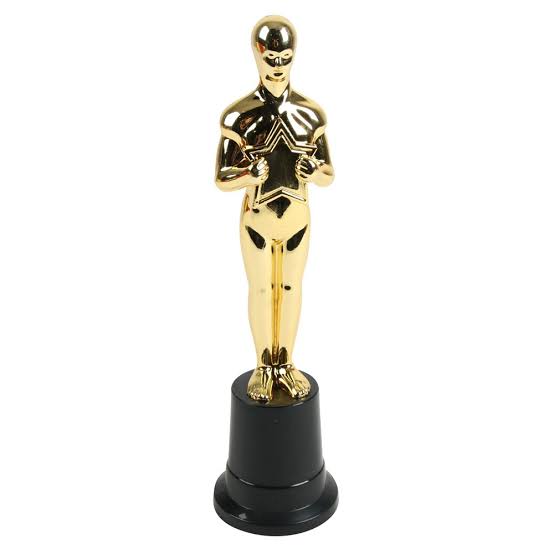 0230 *Oscar Estatuilla Trofeo* (16 cm.) 1 Pca. – Mayoreo Didáctico