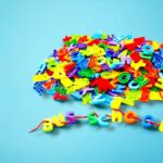 0820 *LETRAS PARA ENHEBRAR en Bolsa* (28.80x29 cm.) 100 Pcs. Aprox. - Imagen 3