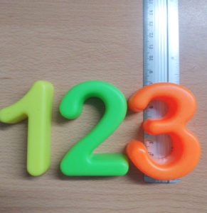 5170 *Números Grandes d/Plástico* (5x8 cm.) 16 Pcs. - Imagen 3