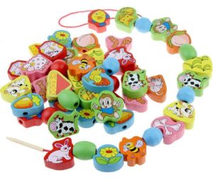 1135 *Ensarte de Madera* (20x20 cm.) 6 Diferentes.