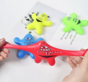 0423 *Monos Suaves Squeeze c/Mensajes* (9 cm.) INDIVIDUAL. - Imagen 4