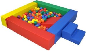 0019 *KIT Alberca CUADRADA + 2 Cubos de 20 cm. + 1 Escalera de 2 Pasos + 1 Rampa* (120x20x10 cm.)