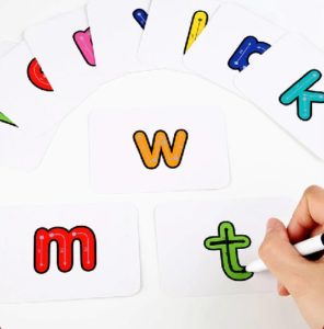 8634 *Escribe, Lee y Forma Palabras* (25x21x3.2 cm.) 26 Tarj. p/Formar Palabras +26 Tarj. p/Escribir +52 Letras + Plumón. - Imagen 8