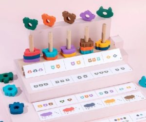 8334 *Apilador p/Reconocer Animales, Colores y Cantidades c/Tarjetas de Apoyo Visual* (26.8x13x7 cm.) 55 Pcs. - Imagen 3