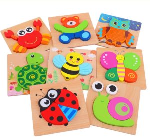 1142 *Rompecabezas Grueso d/Madera  de 4 a 6 Piezas* (15x15 cm.) 11 Diferentes.