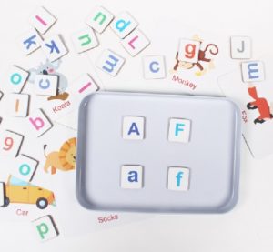 0024 *ABC LETRAS Forma Palabras Magnético con Imágenes* (17x12x3 cm.) 1 ABC Mayúsculas+2 ABC Minúsculas + 2 Juegos de Números 0-9 + Signos +60 Imágenes. - Imagen 6