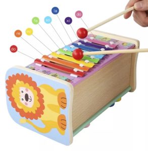 9784 *Caja de Golpeo, Laberinto y Xilófono Leoncito* (23.7x13.7x11.3 cm.) - Imagen 2