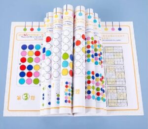 3704 *Tablero de Motricidad Fina y Simetría de Colores* (24x23x5 cm.) 1 Tab.+64 Fichas +6 Recipientes Clasificadores y Manual. - Imagen 3