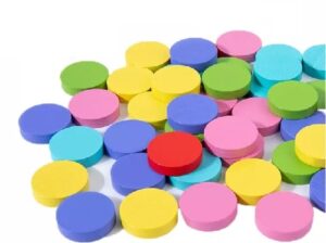 3704 *Tablero de Motricidad Fina y Simetría de Colores* (24x23x5 cm.) 1 Tab.+64 Fichas +6 Recipientes Clasificadores y Manual. - Imagen 4