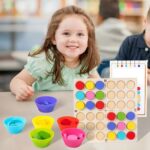 3704 *Tablero de Motricidad Fina y Simetría de Colores* (24x23x5 cm.) 1 Tab.+64 Fichas +6 Recipientes Clasificadores y Manual.