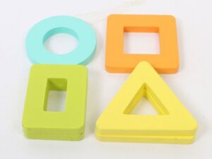 3794 *Tablero Ampliable de Reconocimiento Lógico 4 Formas* (30x9 cm.) 16 Figuras+1 Tablero. - Imagen 4