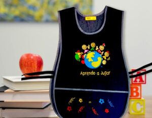 7317 *Mandil d/Mezclilla BORDADO p/Maestras* (45x75 cm.) Unitalla. 9 Diferentes. - Imagen 6