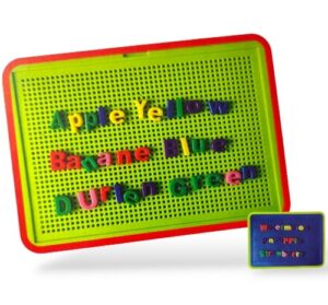 6674 *Caja c/PIJAS de LETRAS MAYÚSCULAS Y MINÚSCULAS* (30x22 cm.) Tablero +170 Pijas.