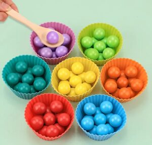 7284 *Tablero Perlas de Madera* (28.5x21 cm.) Tablero+ 80Perlas +Pinzas+ Cuchara+ Palillos+8 Recipientes d/Colores. - Imagen 2