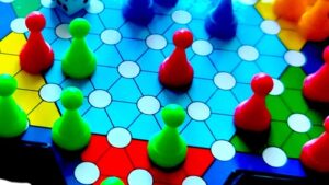 9722 *Mini Juego de Mesa Plástico* (14 cm.) DAMAS CHINAS