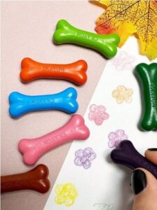 6519 *Crayolas Plásticas Huesitos* (12.5x20 cm.) 12 Pcs.