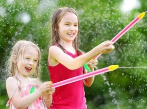 0040 *Cañón de Agua e/Forma de Crayola* (8x60 cm.)