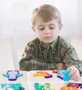 0693 *Rompecabezas d/Relación Lógica y Arma p/Números* (22.5x13 cm.) 12 Diferentes.