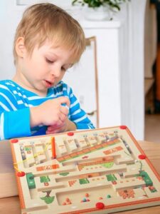 0860 *Tablero Laberinto Magnético * (30x30 cm.) 3 Diferentes.