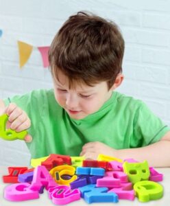 4348 *ABC LETRAS Braille Magnético de Plástico* (5 cm.) 26 Pcs.