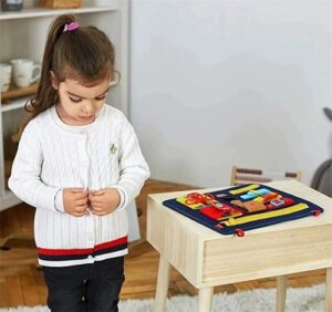 4354 *TABLERO Textil Motricidad Fina* (30x25.5 cm.) 9 Cierres.