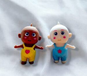 4358 *Bebé Squeezing* (10x13 cm.) 2 Diferentes.