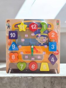 2363 *Reloj d/Madera Figuras Geométricas* (18x18 cm.) 3 Diferentes. - Imagen 3