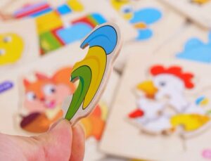 1334 *ROMPECABEZAS d/Madera POCAS PIEZAS* (15x15 cm.)  27 Diferentes. - Imagen 2