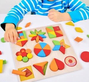 3825 *TABLERO Mosaico Formando Figuras Ilustrado d/Madera* (30x30 cm.) Tab.+55 Pcs.