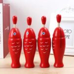 8808 *GUIRO de Madera Pececito ROJO* (5.5x18 cm.)  INDIVIDUAL. - Imagen 3