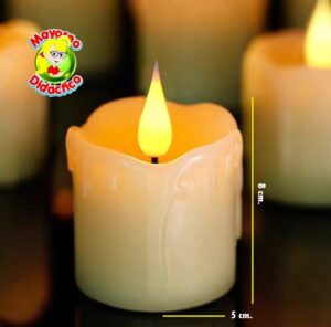 4434-12 *CAJA c/12 Velas Blancas Led p/Altar de Muertos* (5x8 cm.)