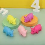 4444-24 *CAJA c/24 Cerditos de Gel* (4x8 cm.)